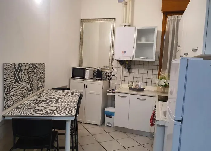 Roberta Πανσιόν